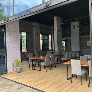 4* Hotell Nemesis